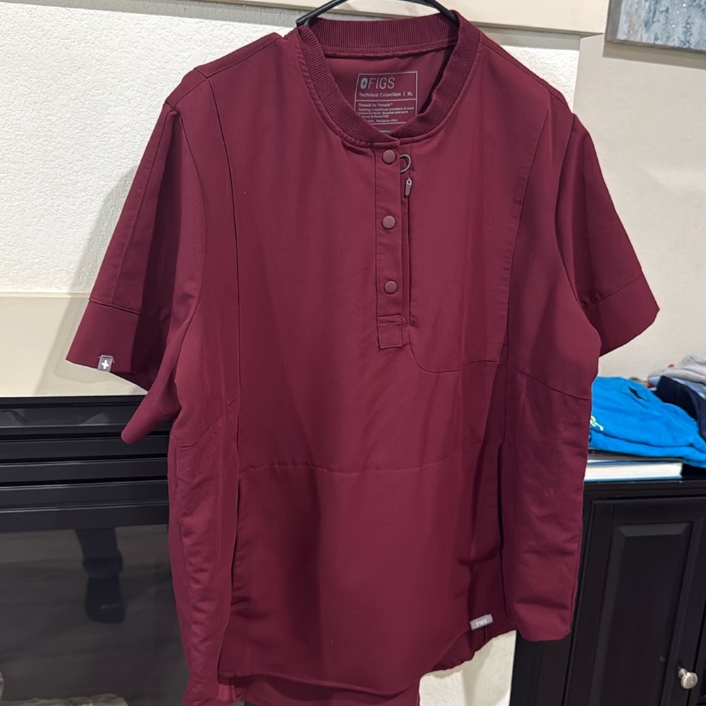 FIGS Gidya Henley Scrubs Top XL Burgundy red